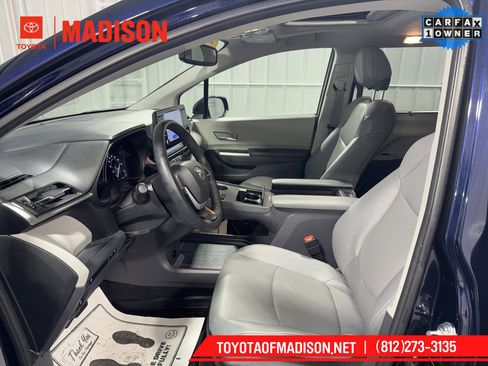 Used 2023 Toyota Sienna XLE image 20