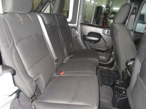 Used 2019 Jeep Wrangler Unlimited Sport AWD/4WD image 27