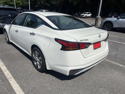 Used 2024 Nissan Altima 2.5 S FWD image 2