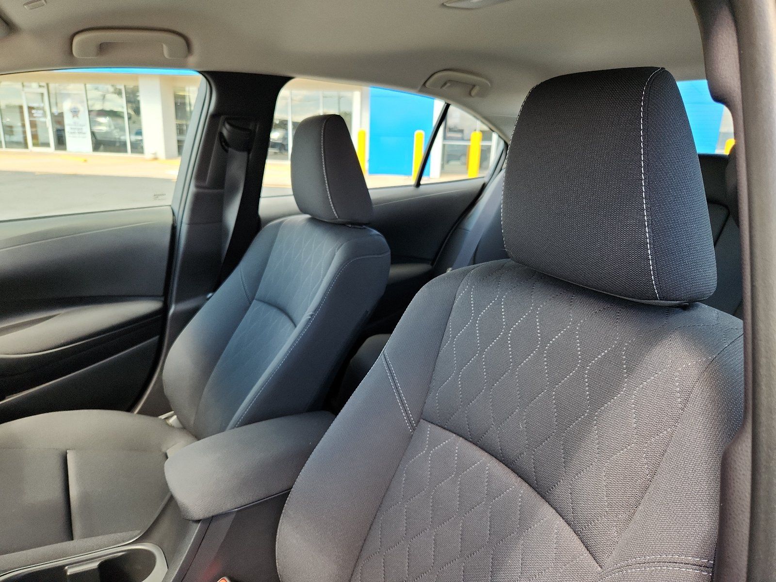 Used 2025 Toyota Corolla LE FWD image 14