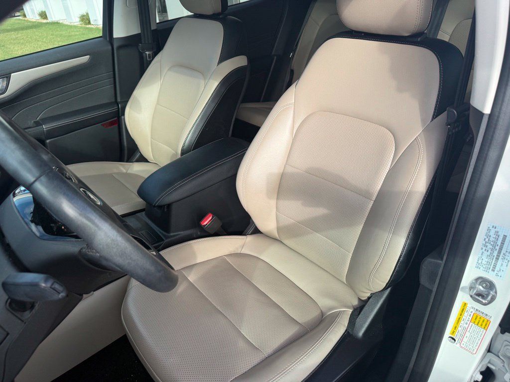 Used 2022 Ford Escape SEL FWD image 6