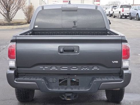 Used 2021 Toyota Tacoma TRD Off-Road w/ Technology Package AWD/4WD image 18