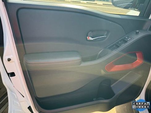 Used 2024 Nissan Frontier PRO-4X w/ Off-Road Protection Package image 9