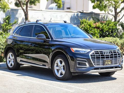 Used 2021 Audi Q5 2.0T Premium w/ Convenience Package AWD/4WD image 3