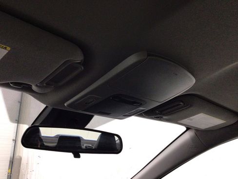 Used 2024 Toyota Camry SE image 11