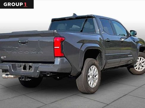 Certified 2025 Toyota Tacoma SR5 AWD/4WD image 13