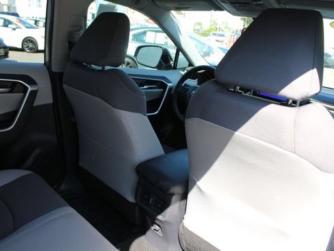 Certified 2025 Toyota RAV4 XLE FWD image 25
