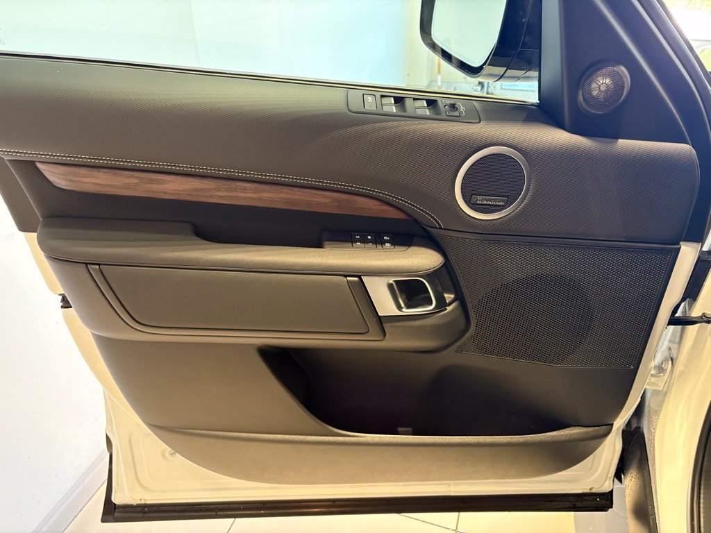 New 2026 Land Rover Discovery Dynamic SE AWD/4WD image 32