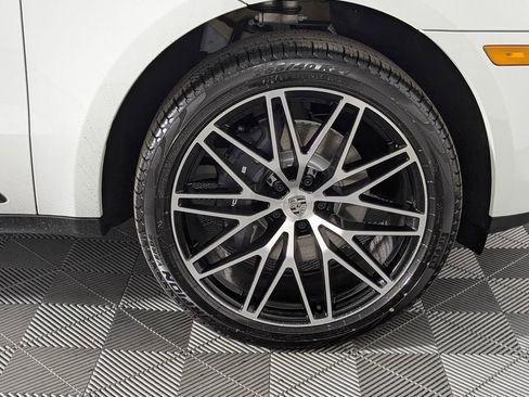 New 2026 Porsche Macan image 14