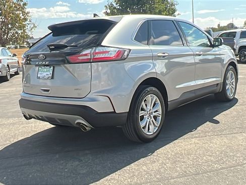 Used 2022 Ford Edge Titanium image 3