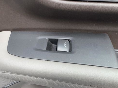 Used 2023 GMC Yukon SLT w/ Max Trailering Package image 30