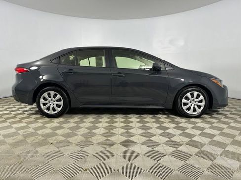 Used 2023 Toyota Corolla LE w/ Carpet Mat Package (TMS) FWD image 8