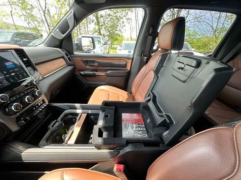Used 2022 RAM 1500 Limited w/ Body Color Bumper Group AWD/4WD image 26