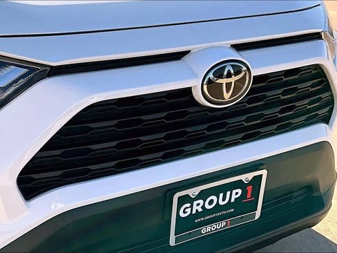 Used 2023 Toyota RAV4 LE image 28