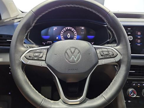 Certified 2023 Volkswagen Taos SE w/ Panoramic Sunroof Package FWD image 21