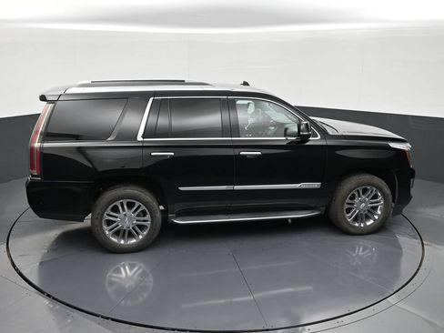 Used 2020 Cadillac Escalade 2WD image 17