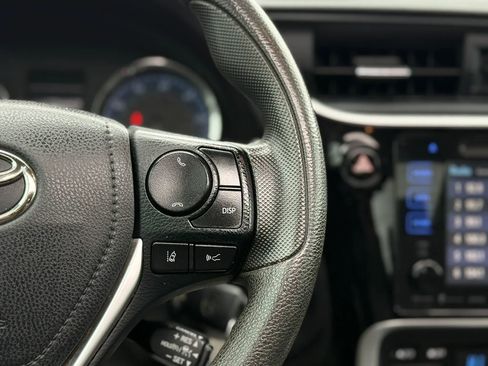 Used 2017 Toyota Corolla LE w/ LE Eco Premium Package FWD image 30
