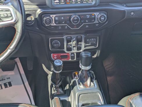 Used 2022 Jeep Gladiator Mojave w/ LED Lighting Group image 17