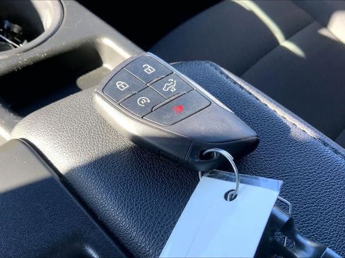 Used 2025 Chevrolet Silverado 1500 LT image 14