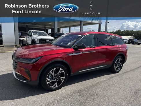 Used 2025 Lincoln Nautilus Premier AWD/4WD image 1
