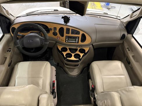 Used 2007 Ford E-450 and Econoline 450 image 40