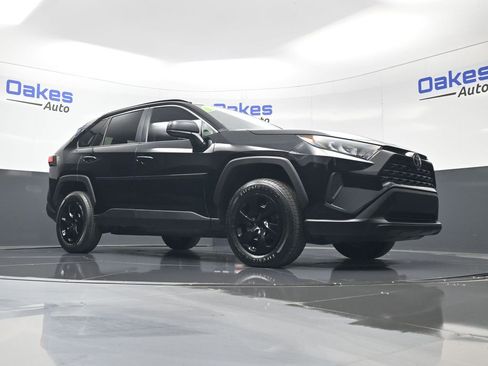 Used 2021 Toyota RAV4 LE image 34