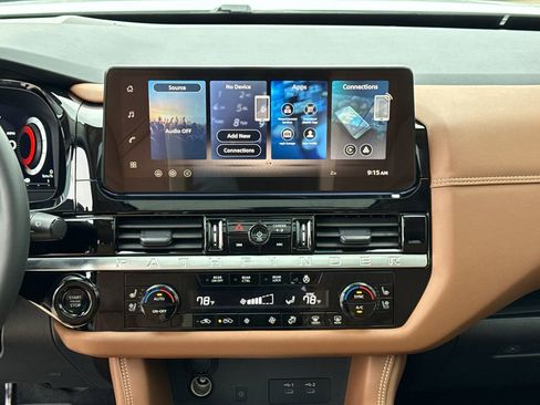 New 2026 Nissan Pathfinder Platinum image 16