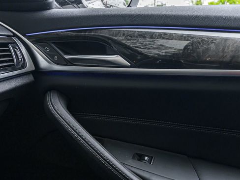 Used 2021 BMW 530i xDrive w/ M Sport Package image 23