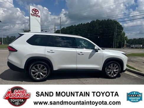 Used 2024 Toyota Grand Highlander FWD image 2