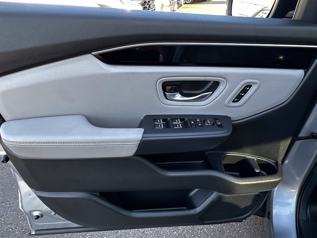 Used 2025 Honda Pilot Touring image 29