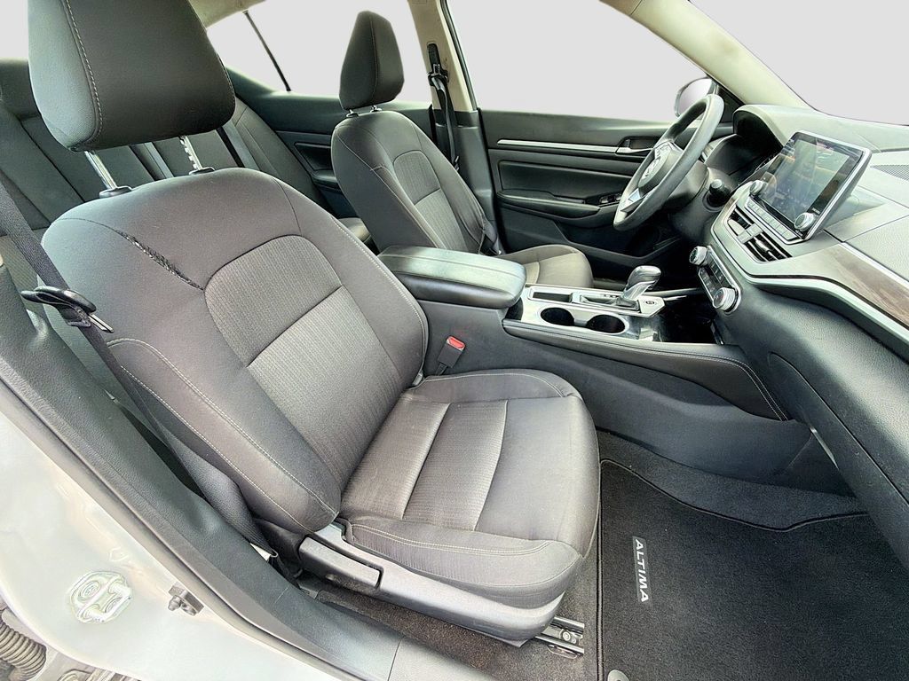 Used 2023 Nissan Altima 2.5 SV FWD image 29