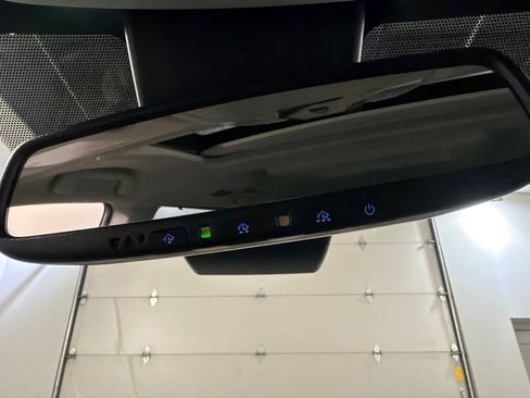 Used 2020 Toyota Sienna XLE Premium FWD image 23