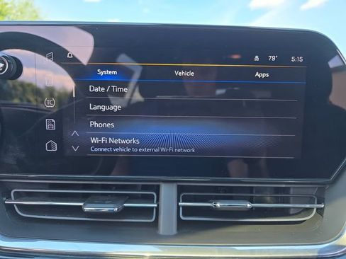Used 2024 Chevrolet Trax RS w/ Sunroof Package FWD image 23