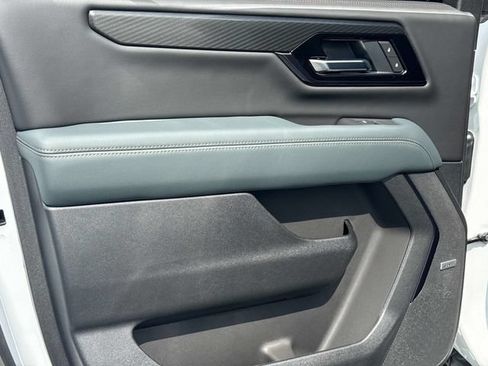 New 2026 GMC Yukon XL AT4 w/ AT4 Premium Plus Package AWD/4WD image 13