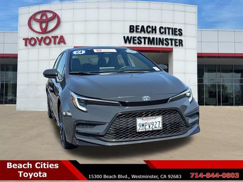 Certified 2024 Toyota Corolla SE FWD image 3