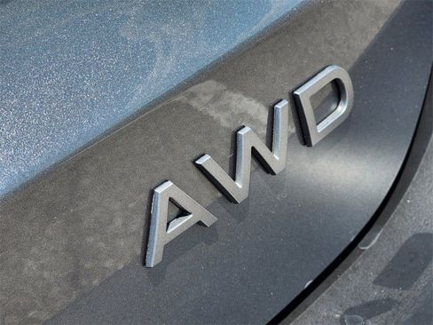 New 2025 Nissan Kicks SV w/ SV Premium Package image 8