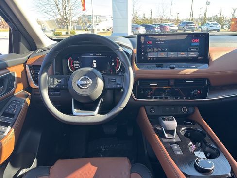 Used 2024 Nissan Rogue Platinum w/ Platinum Premium Package image 30