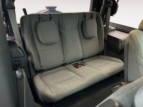 Used 2025 Jeep Wrangler Sport image 13