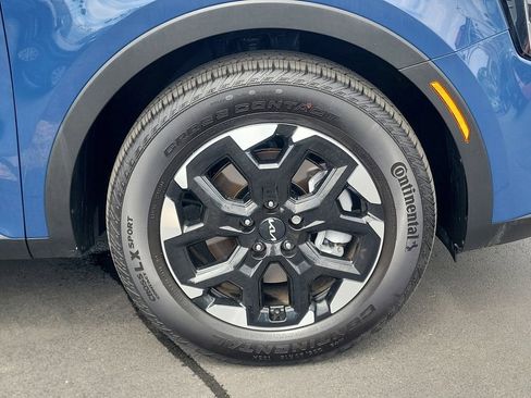 Used 2025 Kia Sorento S w/ Panoramic Sunroof Package image 5