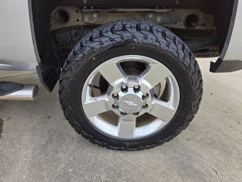 Used 2017 Chevrolet Silverado 2500 LT w/ LT Plus Package image 10