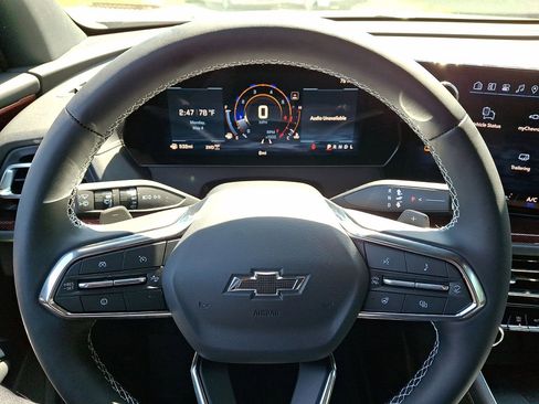 New 2026 Chevrolet Traverse Z71 w/ Driver Confidence Package AWD/4WD image 17