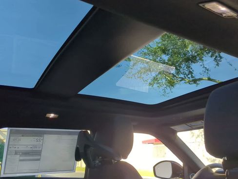 New 2026 Land Rover Range Rover Evoque Dynamic SE image 23