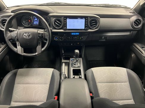 Used 2022 Toyota Tacoma TRD Off-Road w/ Technology Package image 27