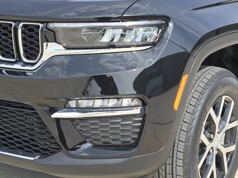 New 2025 Jeep Grand Cherokee Limited w/ Trailer Tow Package image 7