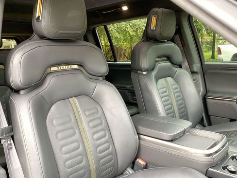 Used 2023 Rivian R1S Adventure image 38