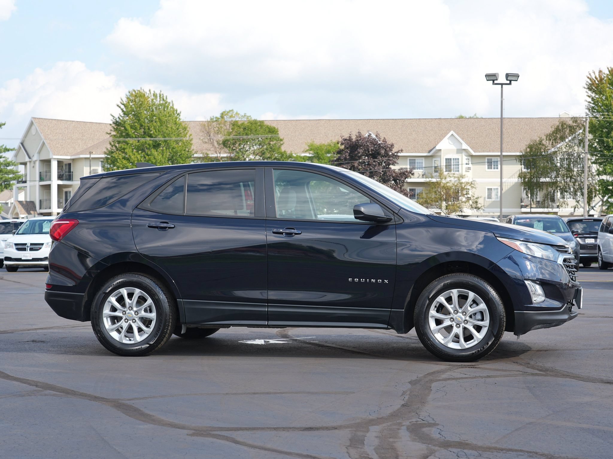 Used 2020 Chevrolet Equinox LS AWD/4WD image 2