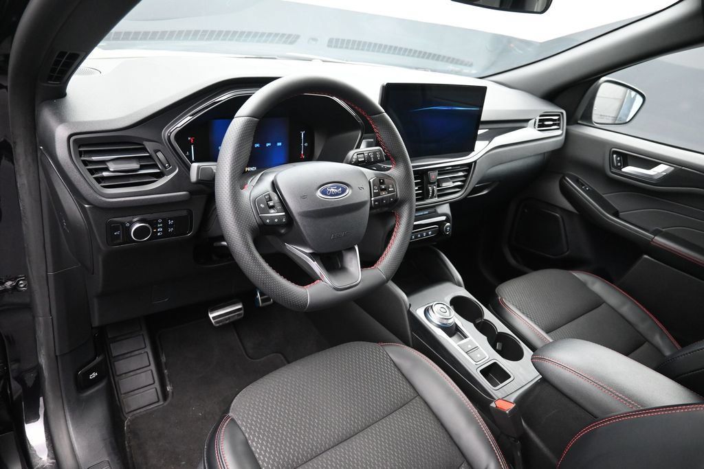 Used 2024 Ford Escape ST-Line w/ Tech Pack #1 AWD/4WD image 13