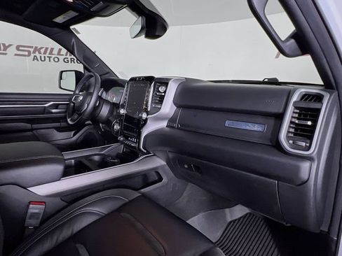 Used 2022 RAM 1500 Big Horn AWD/4WD image 38