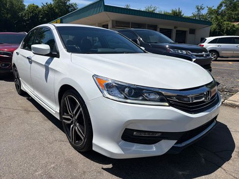 Used 2016 Honda Accord Sport image 3