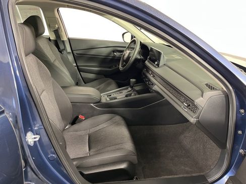 Used 2023 Honda Accord EX image 6